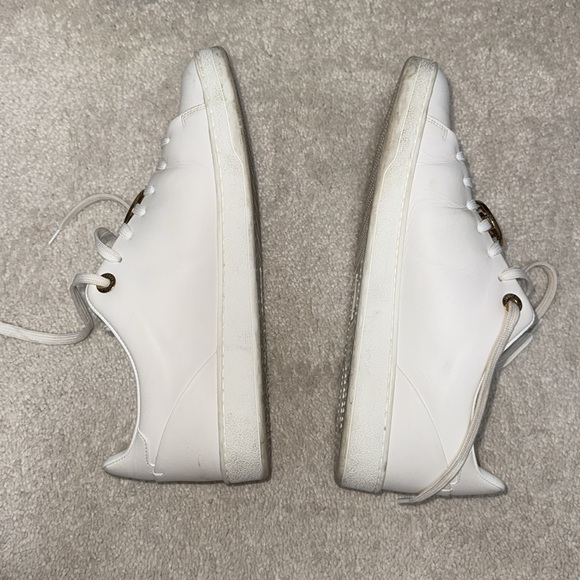 Louis Vuitons Sneaker Women White Gold Buckle - Picture 3 of 6